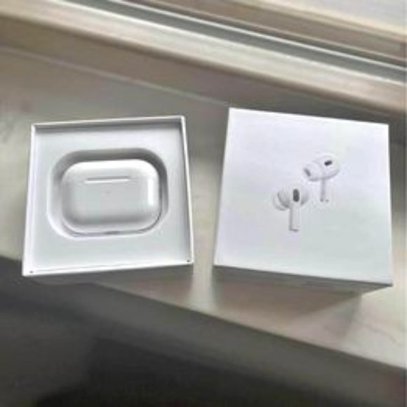 Apple Airpods - Picture 1 of 2